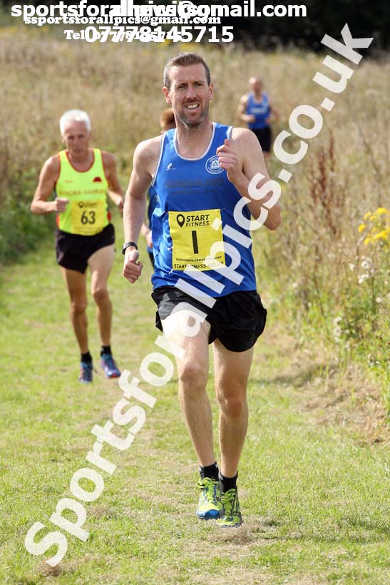 Senior mens relay 2019 Sunderland Harriers Open Cross Country. Photo:  David T. Hewitson/Sports for All Pics